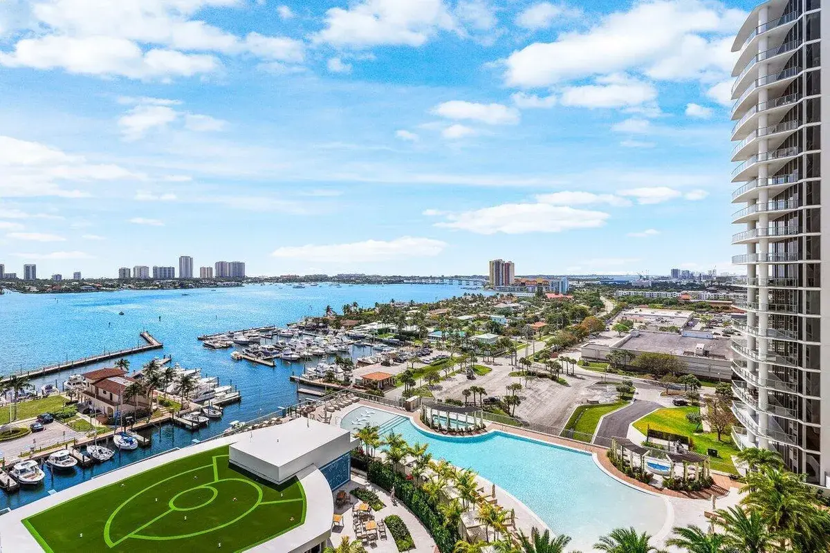 220 Lake Shore Drive # 1415, Lake Park FL 33403