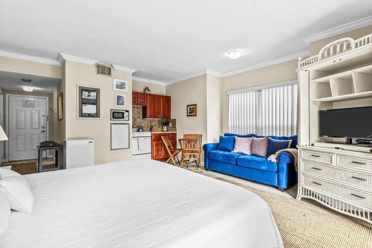 11863 Wimbledon Circle # 432, Wellington FL 33414 photo 3