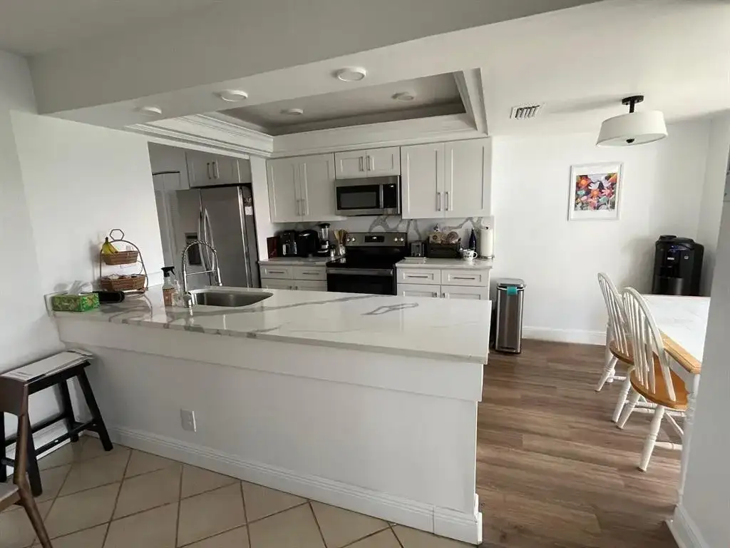 3008 Lake Shore Drive, Deerfield Beach FL 33442 photo 4