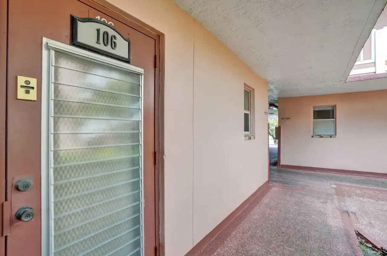 9460 Sunrise Lakes Boulevard # 106, Sunrise FL 33322 photo 2