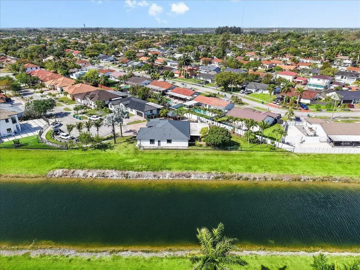 20300 SW 129th Place, Miami FL 33177 photo 3
