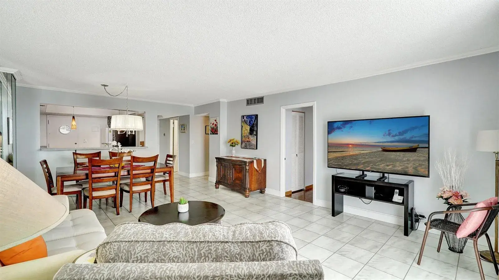 427 Golden Isles Drive # 5j, Hallandale Beach FL 33009