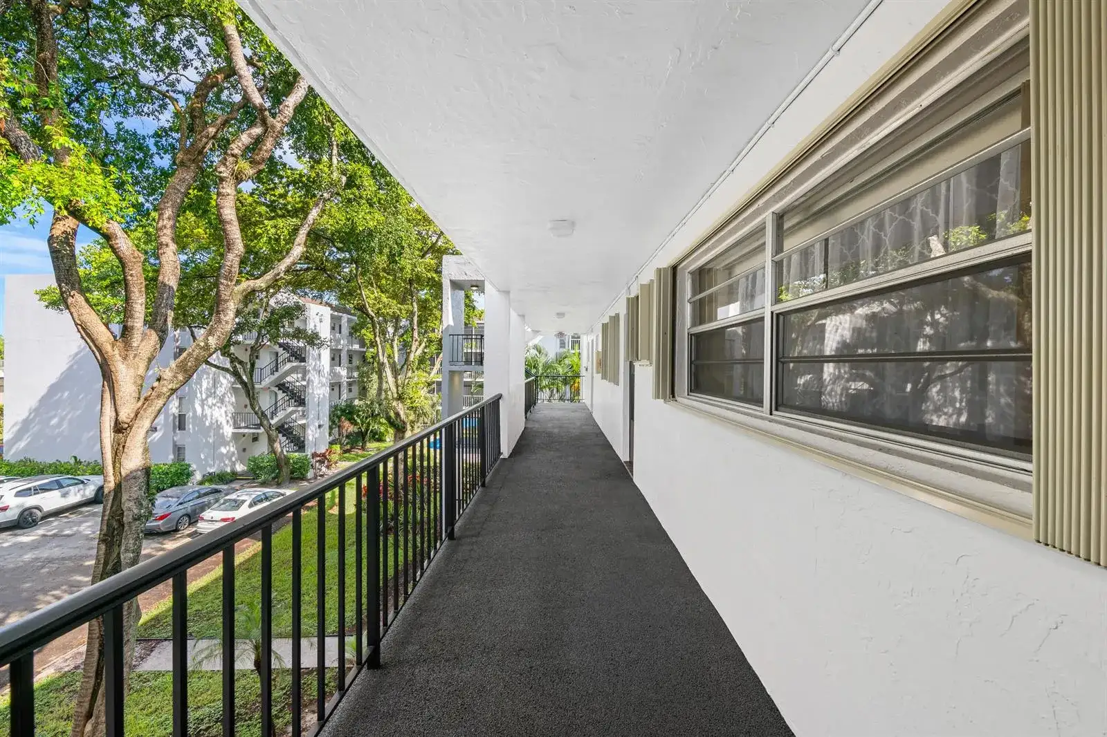 471 N Pine Island Road # 302d, Plantation FL 33324 photo 2