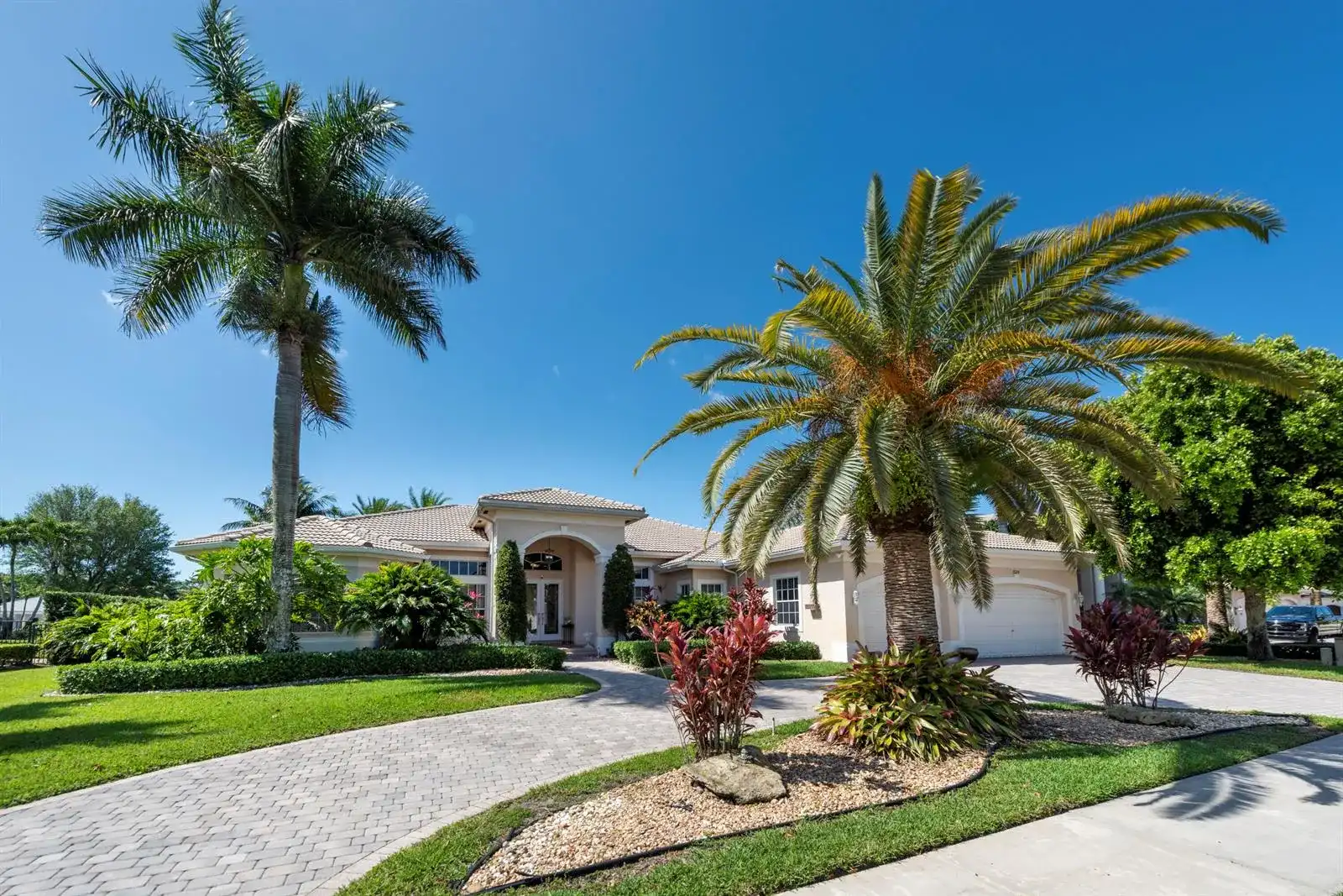 15234 SW 40th Street, Davie FL 33331