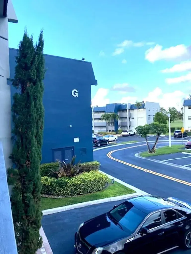 7817 Golf Cir Drive # 210, Margate FL 33063