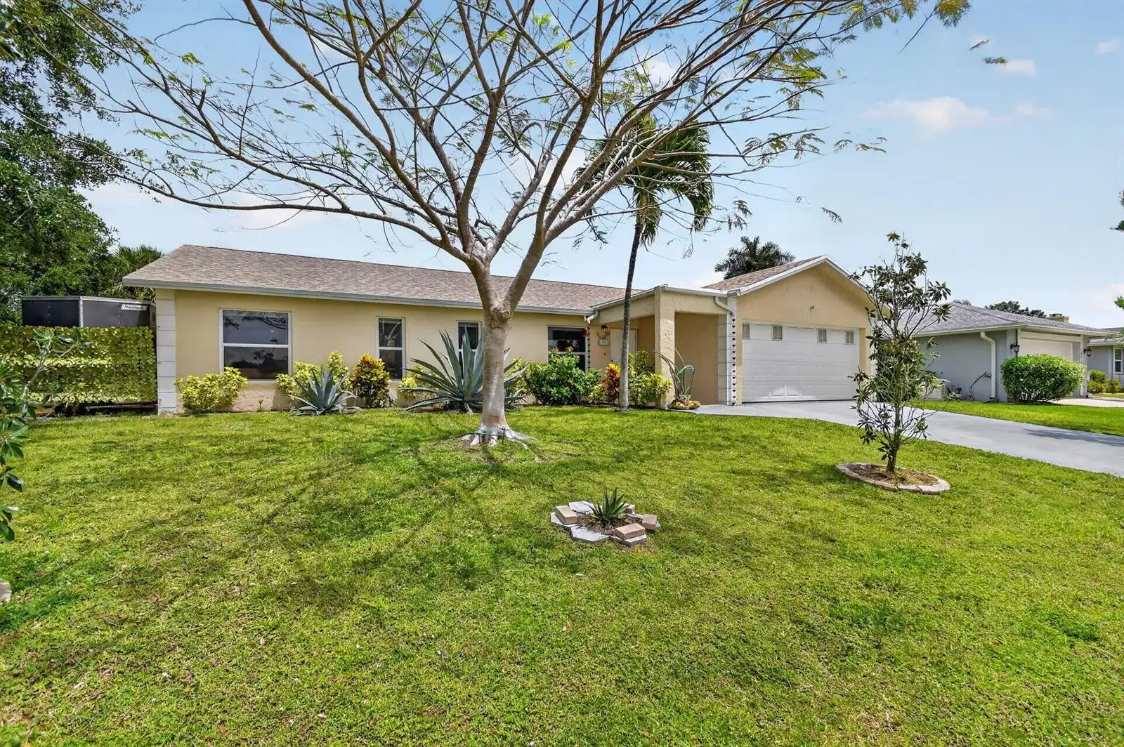 1262 Essex Drive, Wellington FL 33414 photo 2