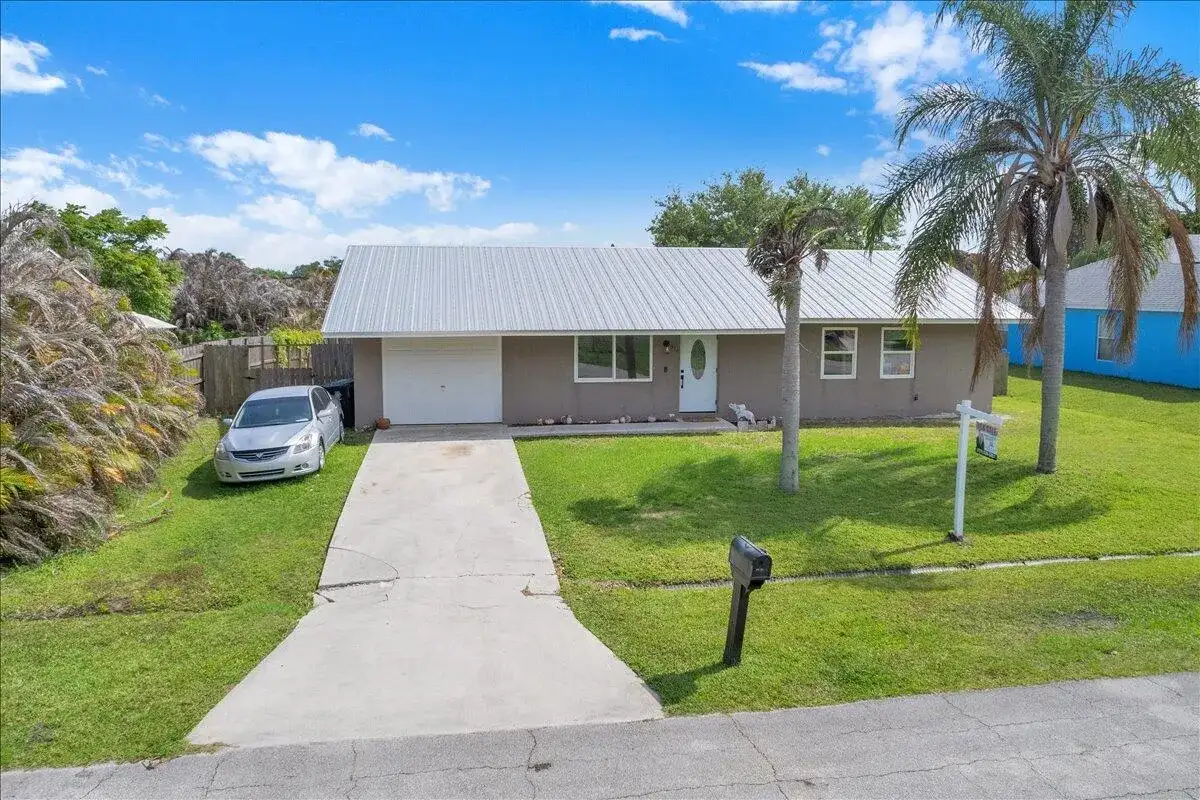 956 SE Browning Avenue, Port St. Lucie FL 34983 photo 2