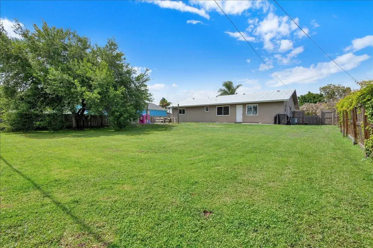 956 SE Browning Avenue, Port St. Lucie FL 34983 photo 4