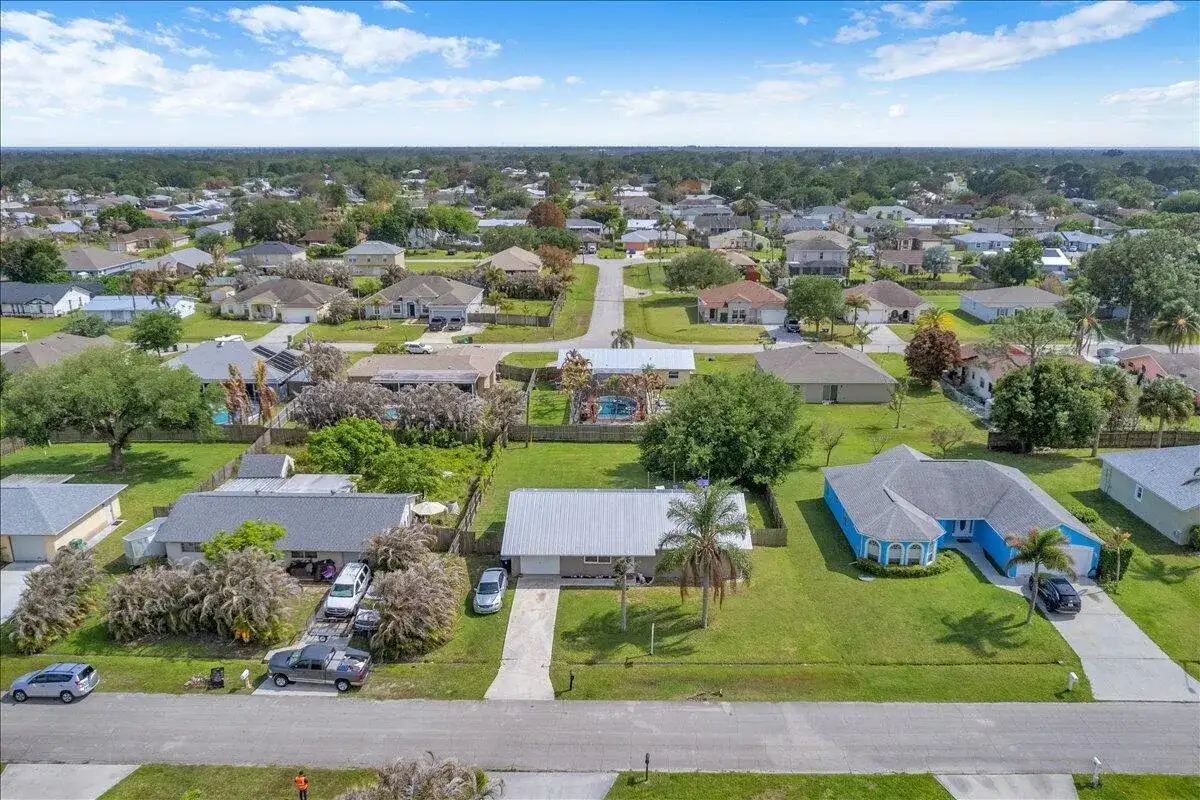 956 SE Browning Avenue, Port St. Lucie FL 34983 photo 5