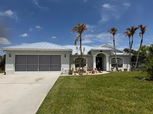 925 SW Worcester Lane SW, Port St. Lucie FL 34953