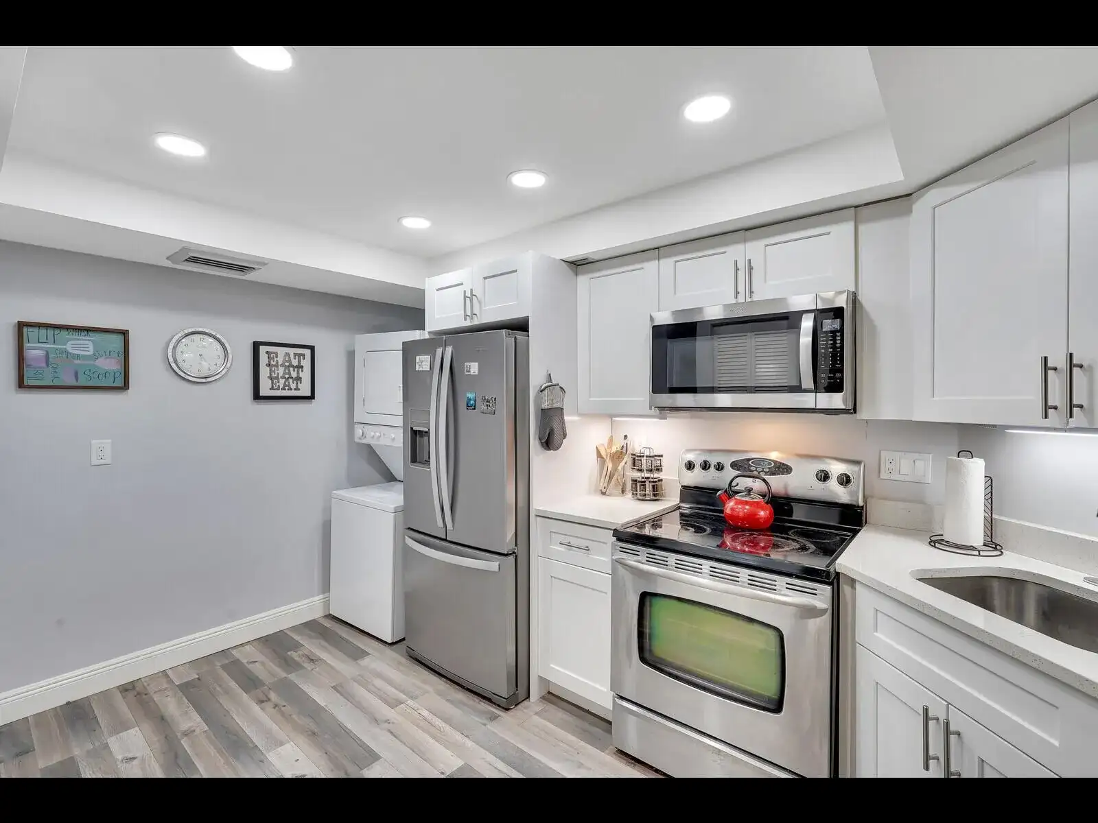 2400 Presidential Way # 401, West Palm Beach FL 33401 photo 4