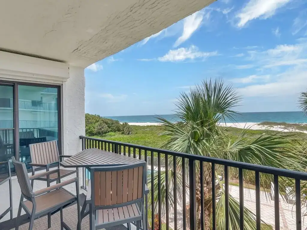 1700 Ocean Drive # 306, Vero Beach FL 32963