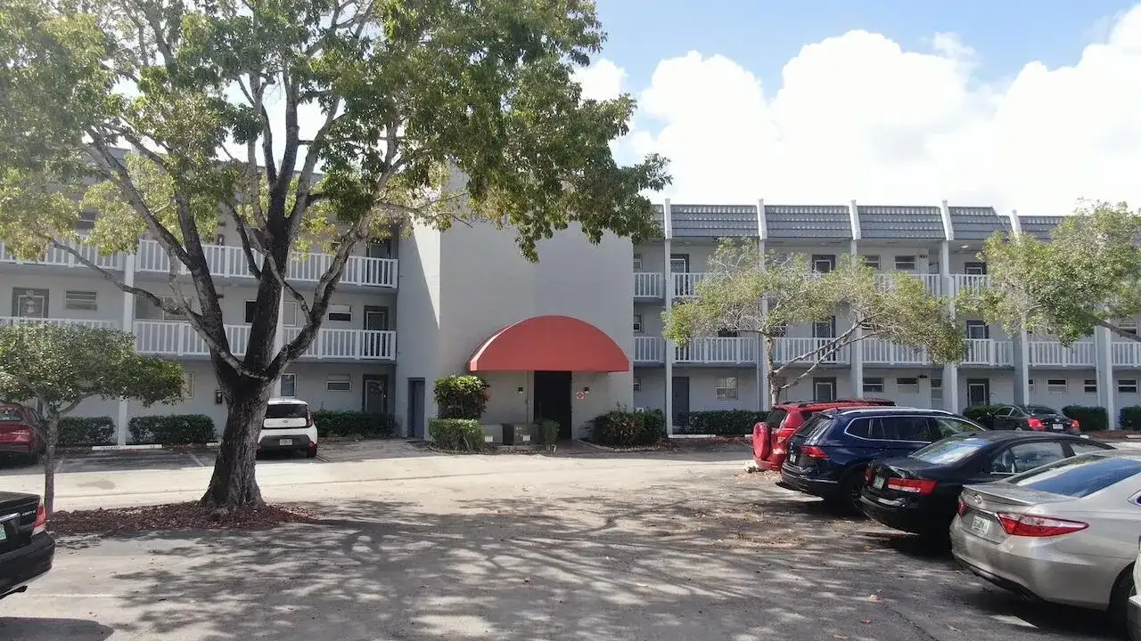 6570 Royal Palm Boulevard # 106j, Margate FL 33063 photo 2