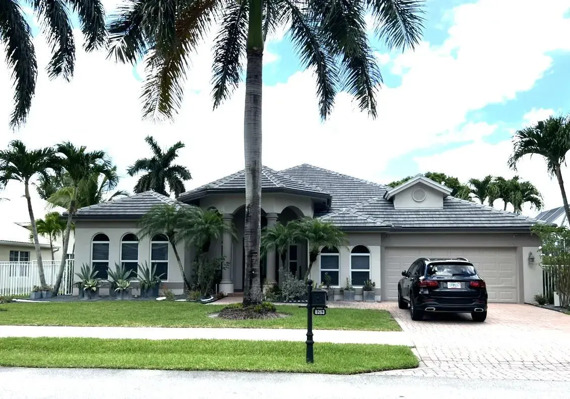8263 N Lake Forest Drive, Davie FL 33328