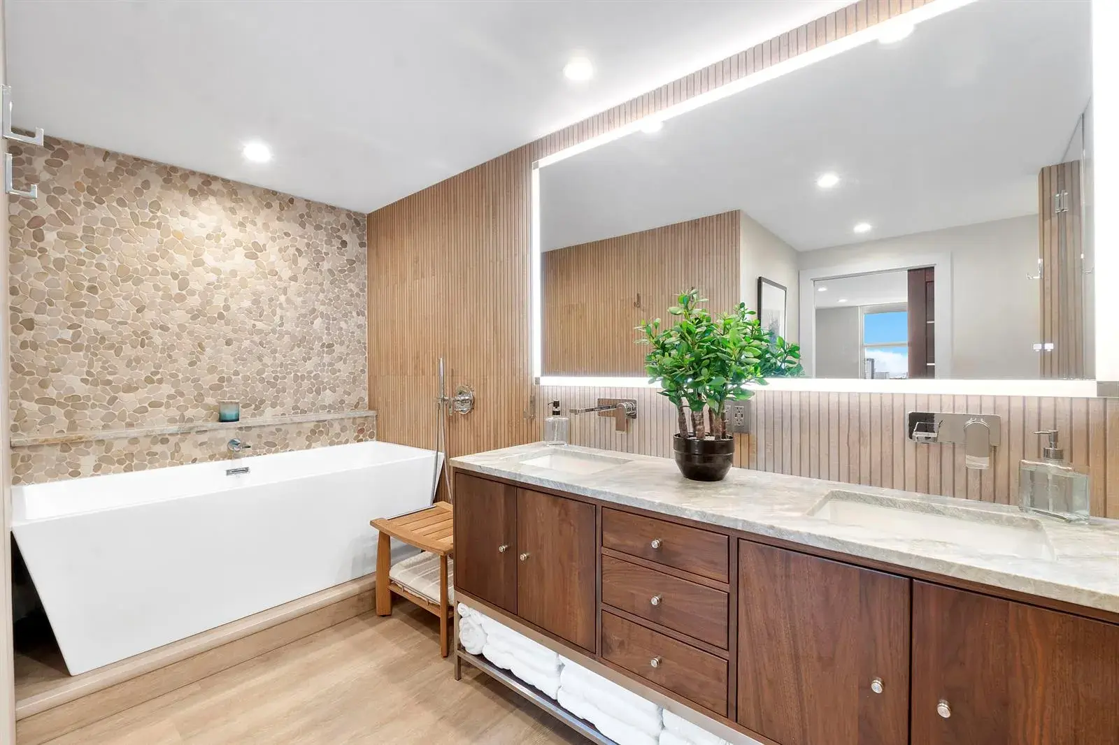 3015 N Ocean Boulevard # 19F, Fort Lauderdale FL 33308
