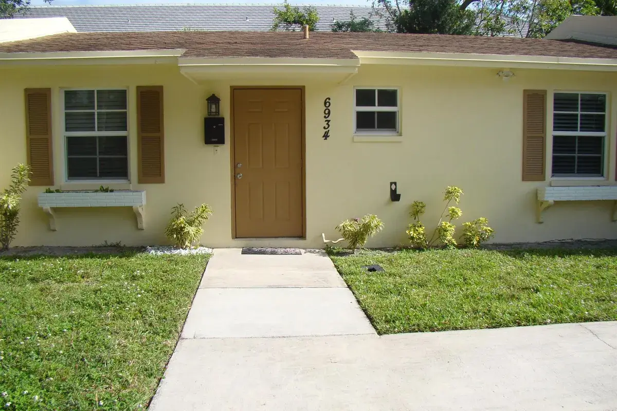 6934 NW 31st Avenue # 13, Fort Lauderdale FL 33309