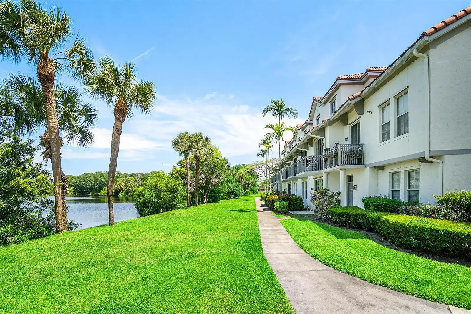 2052 Alta Meadows Lane Apt 2212, Delray Beach FL 33444 photo 3