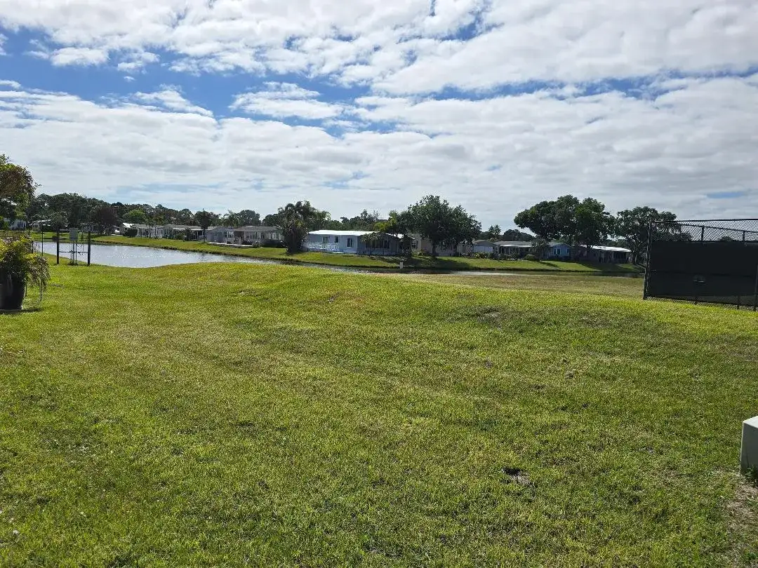 337 Seahorse Terrace, Fort Pierce FL 34982 photo 4