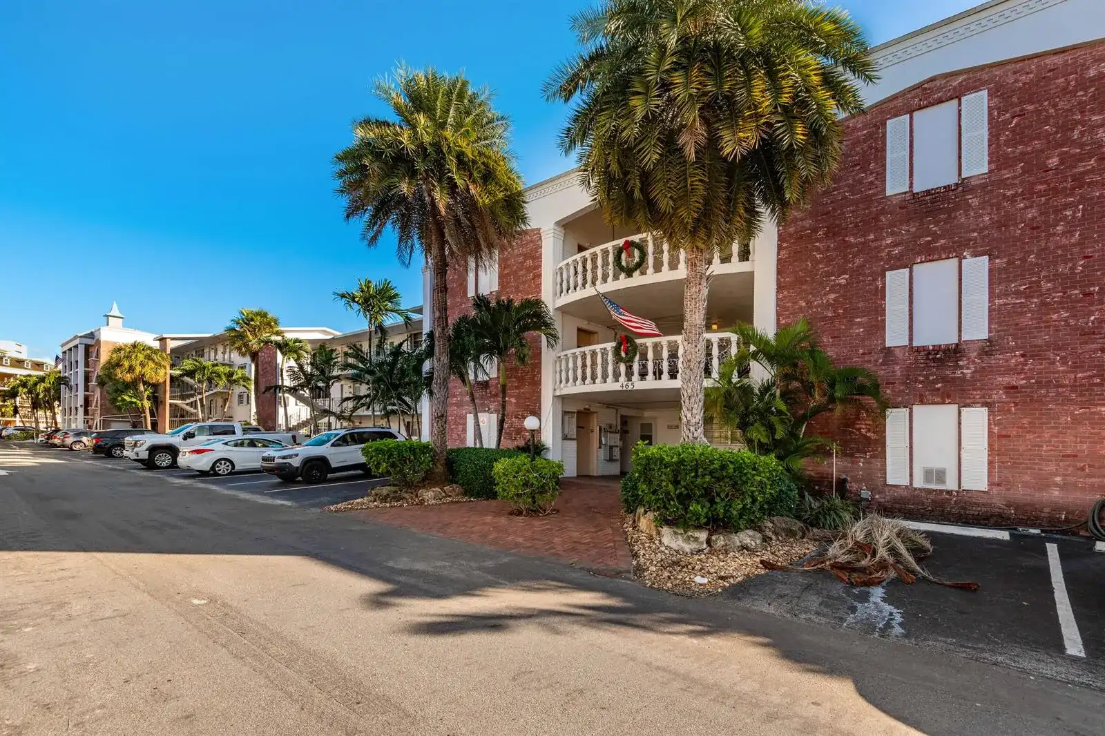 465 Paradise Isle Boulevard # 110, Hallandale Beach FL 33009