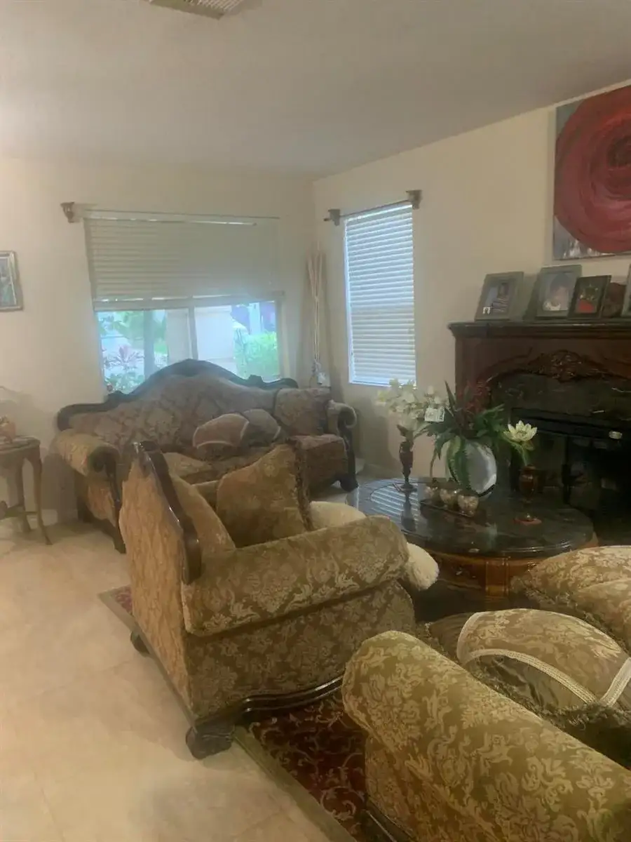 433 Gazetta Way, West Palm Beach FL 33413 photo 4