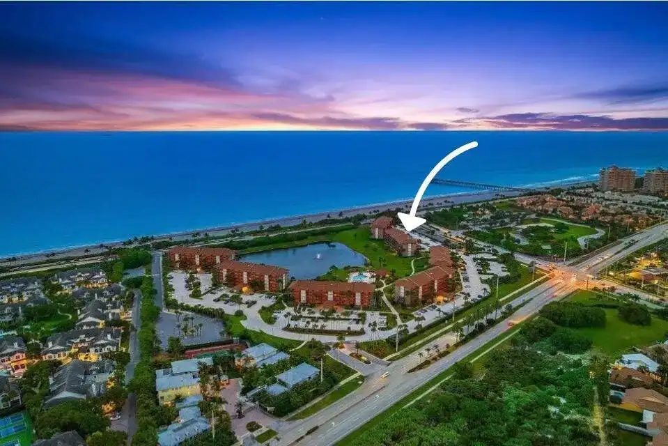 601 S Seas Drive # 203, Jupiter FL 33477