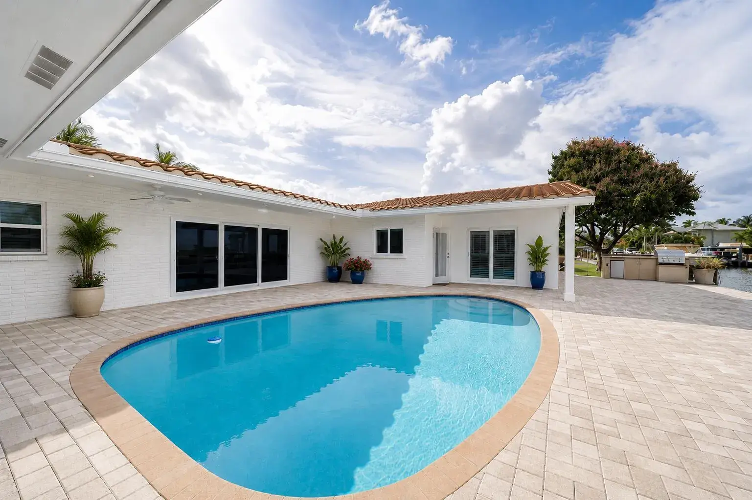 2401 SE 8TH Court, Pompano Beach FL 33062