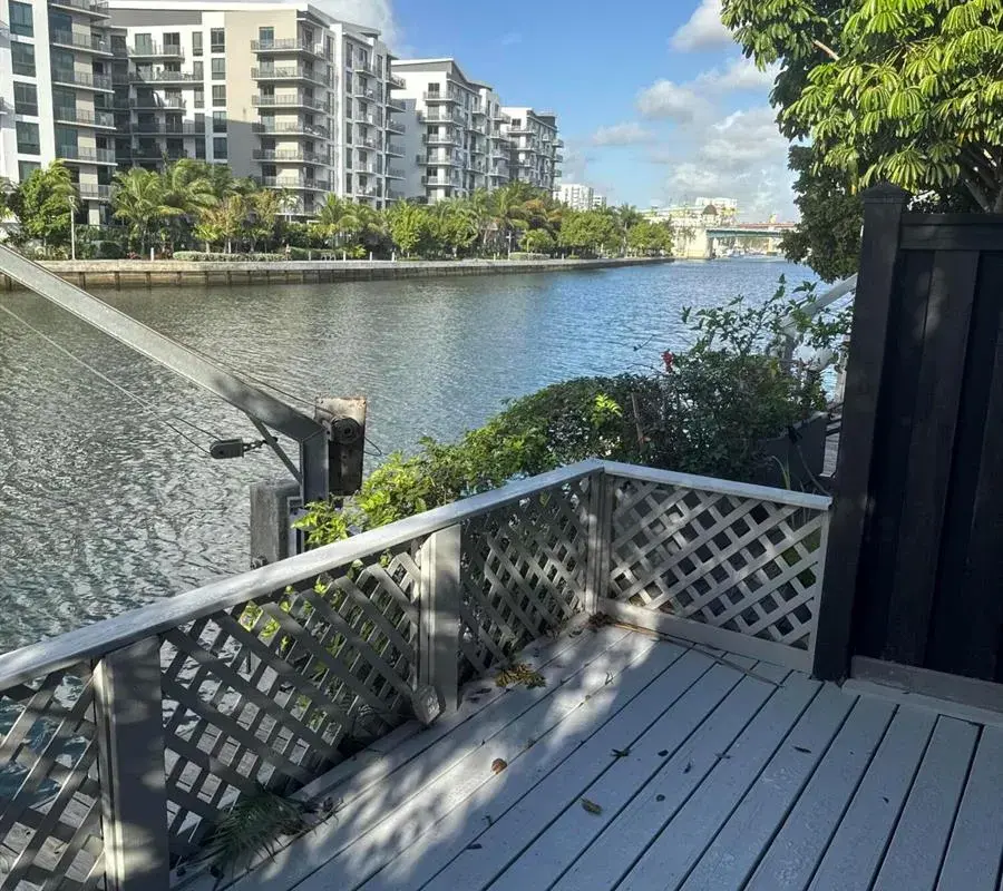 1000 NW N River Drive # 16, Miami FL 33136