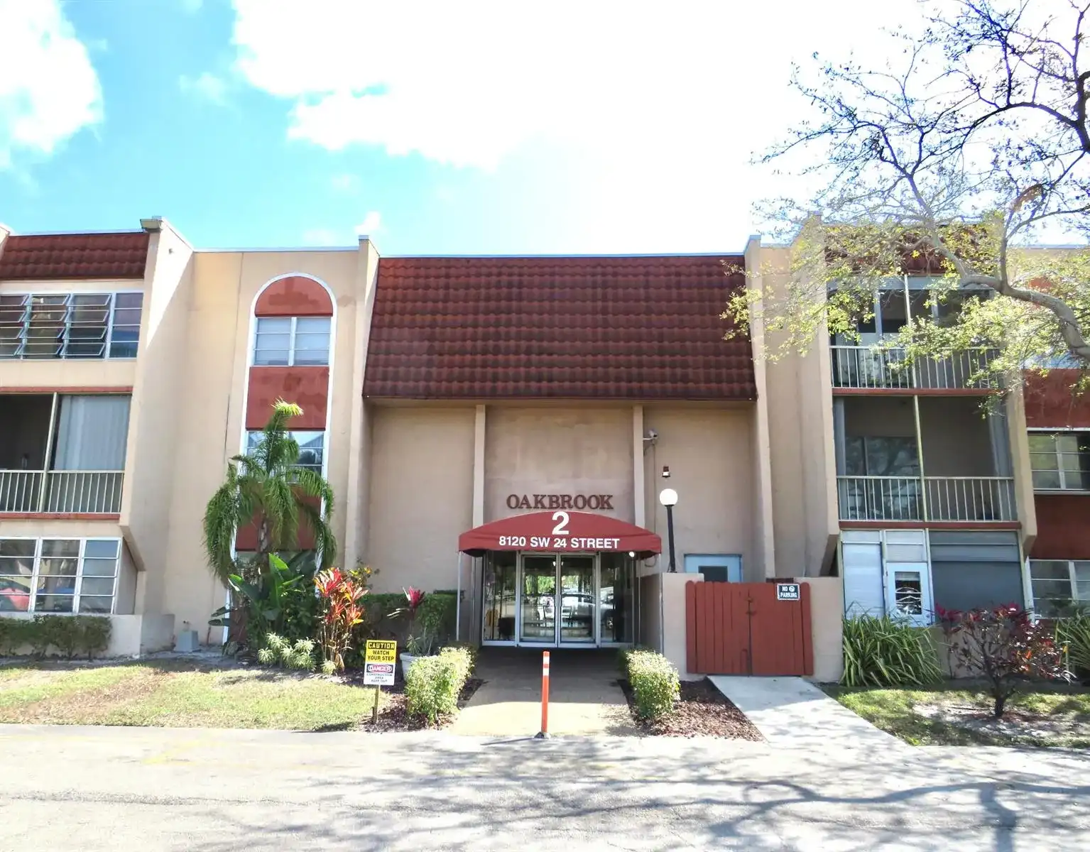 8120 SW 24th Street # 212, North Lauderdale FL 33068