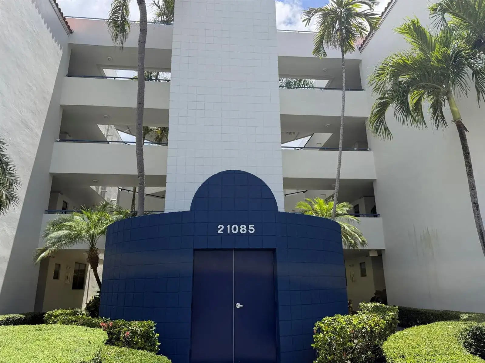 21085 NE 34th Avenue # 1, Aventura FL 33180 photo 2
