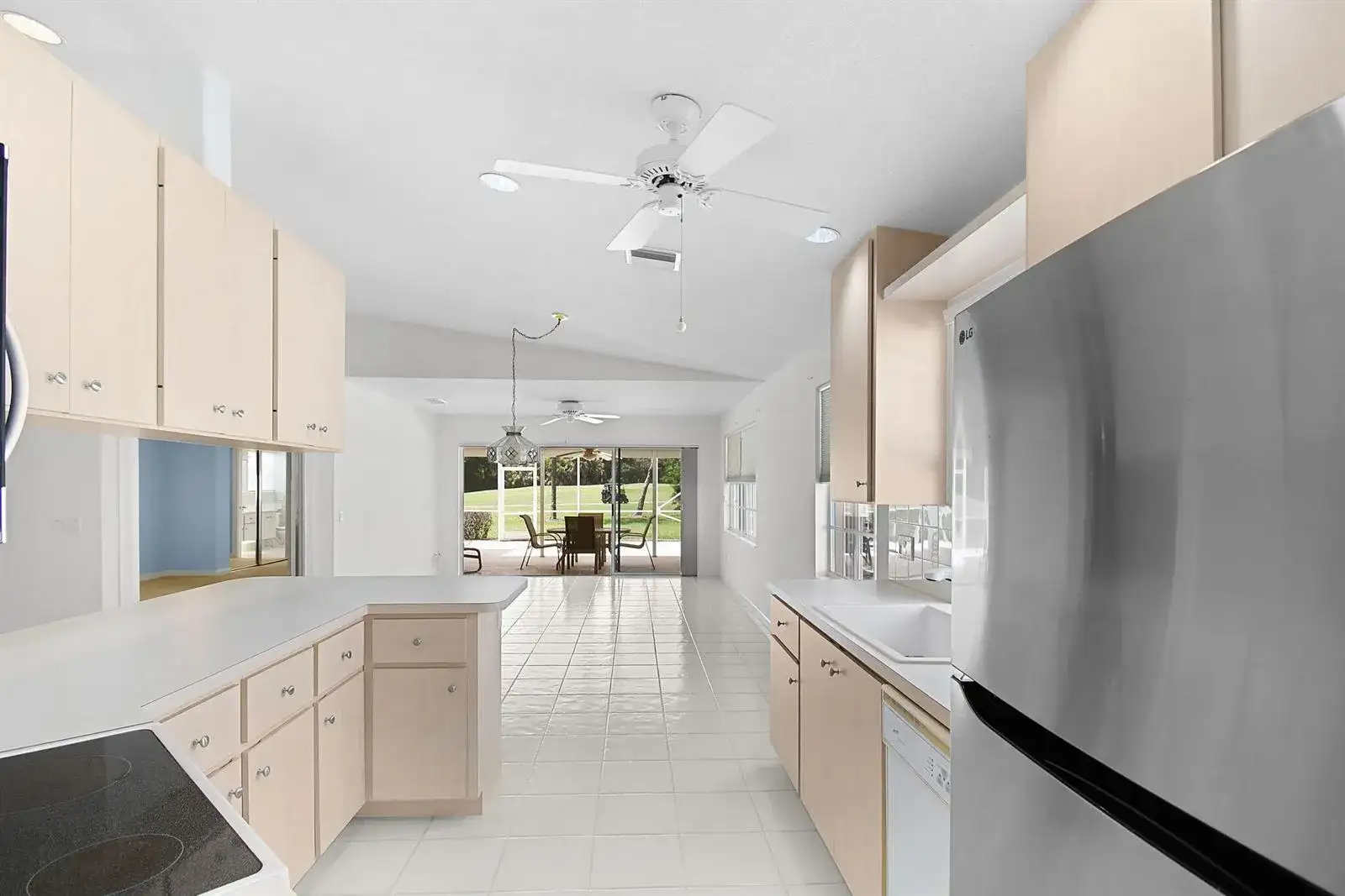7767 SE Spicewood Circle, Hobe Sound FL 33455 photo 3