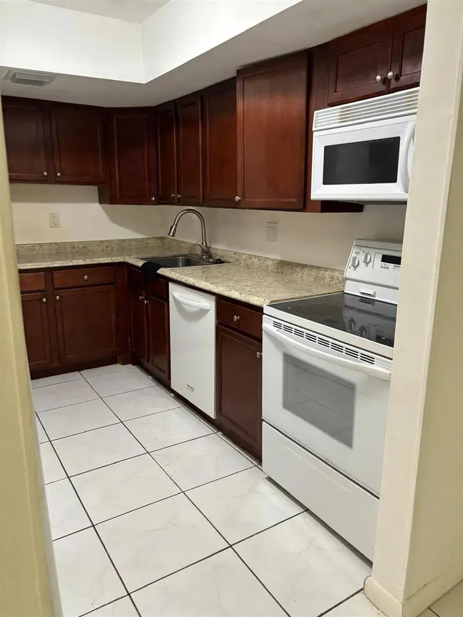 2148 NW 57th Avenue # e, Lauderhill FL 33313 photo 3