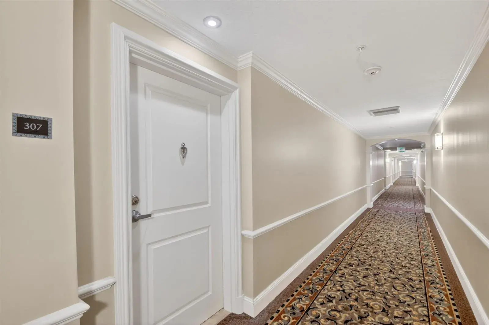 403 S Sapodilla Avenue # 307, West Palm Beach FL 33401 photo 2