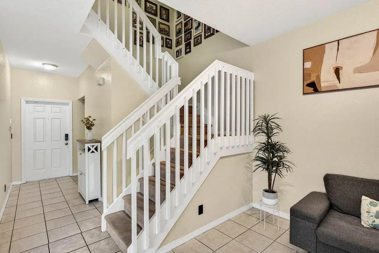 9090 NW 40th Place, Sunrise FL 33351 photo 4