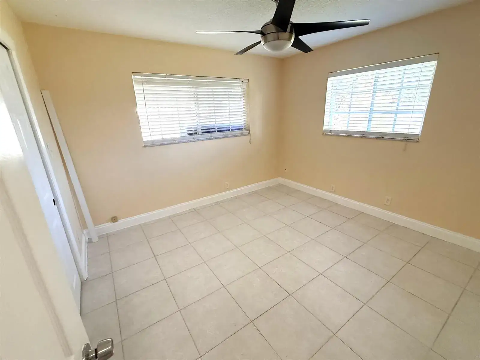 551 SE 15th Street, Pompano Beach FL 33062 photo 4