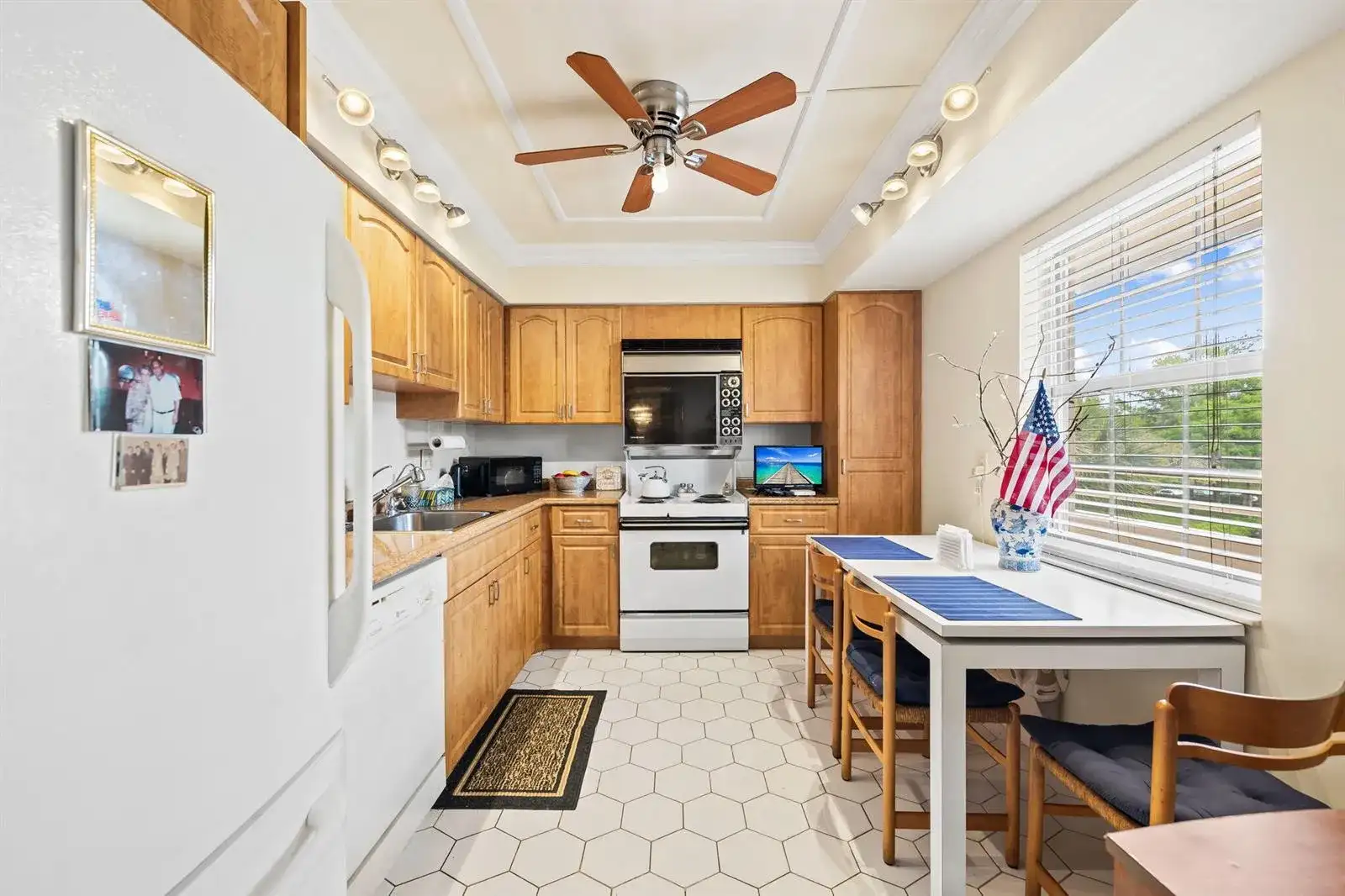 3960 Oaks Clubhouse Drive # 304, Pompano Beach FL 33069 photo 5