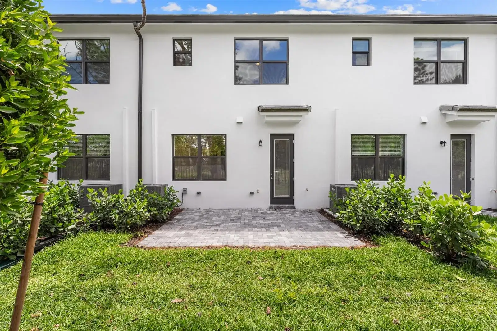 4315 Efendi Drive, Lantana FL 33462 photo 2