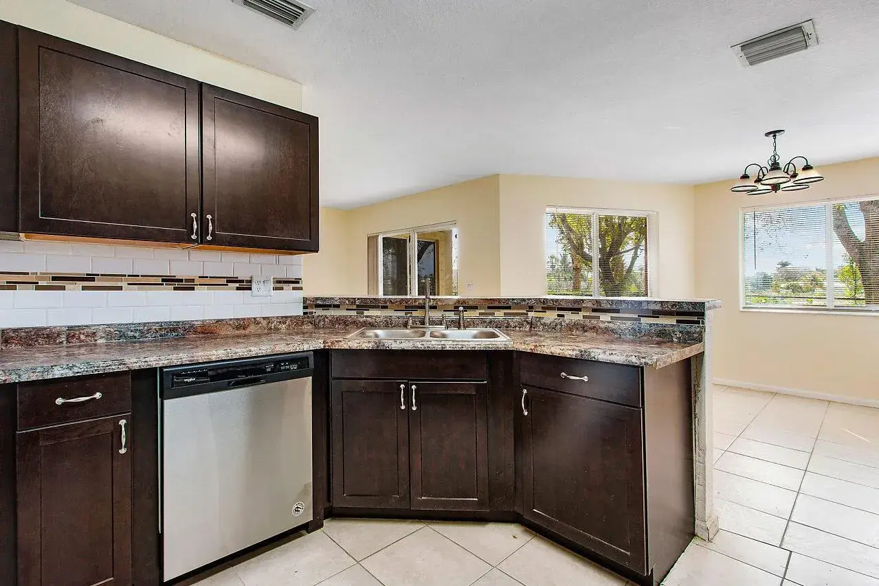 8460 NW 40th Street # 60, Coral Springs FL 33065
