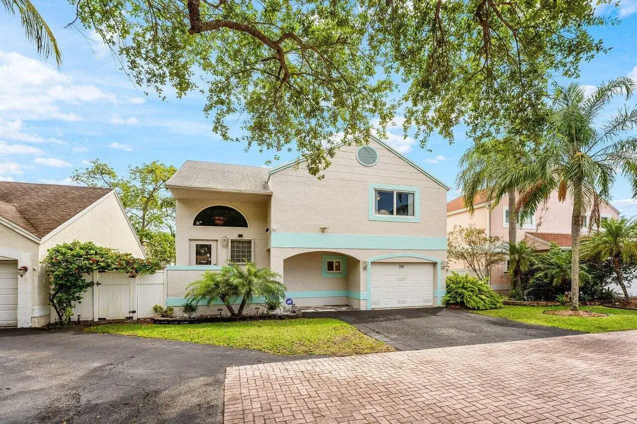 331 NW 101st Terrace, Pembroke Pines FL 33026 photo 2