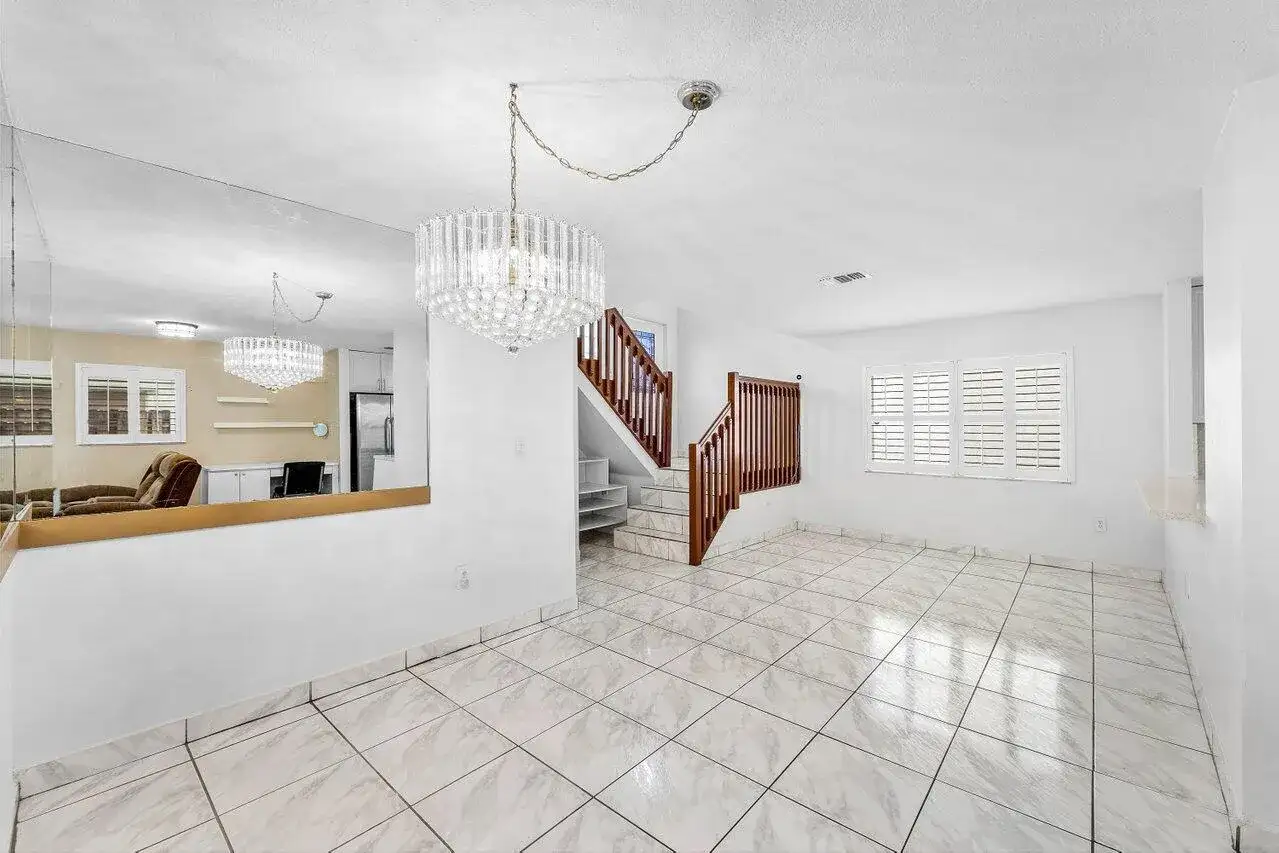 331 NW 101st Terrace, Pembroke Pines FL 33026 photo 4