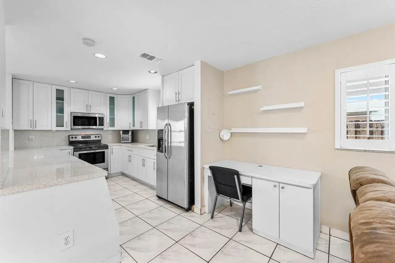 331 NW 101st Terrace, Pembroke Pines FL 33026 photo 5