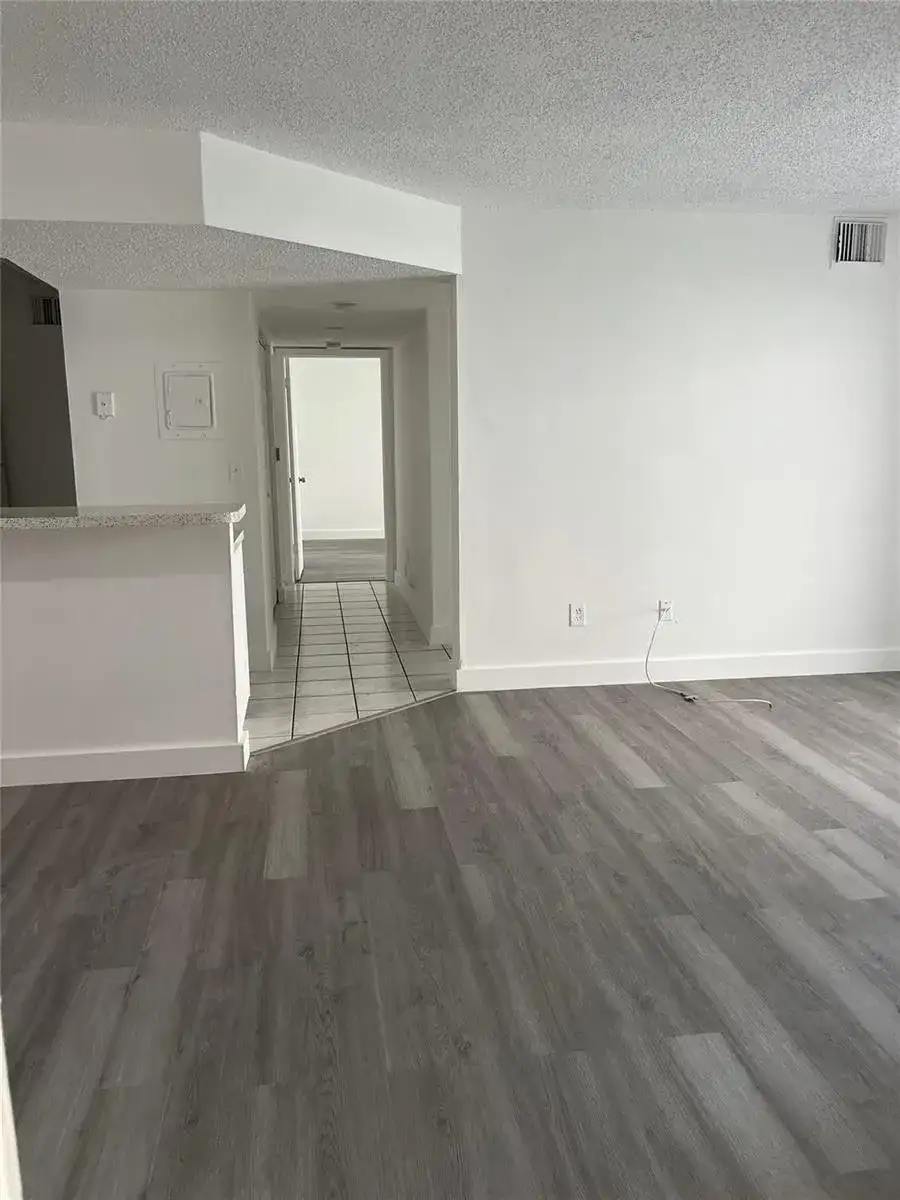 18860 NW 57th Avenue # 106, Hialeah FL 33015 photo 4
