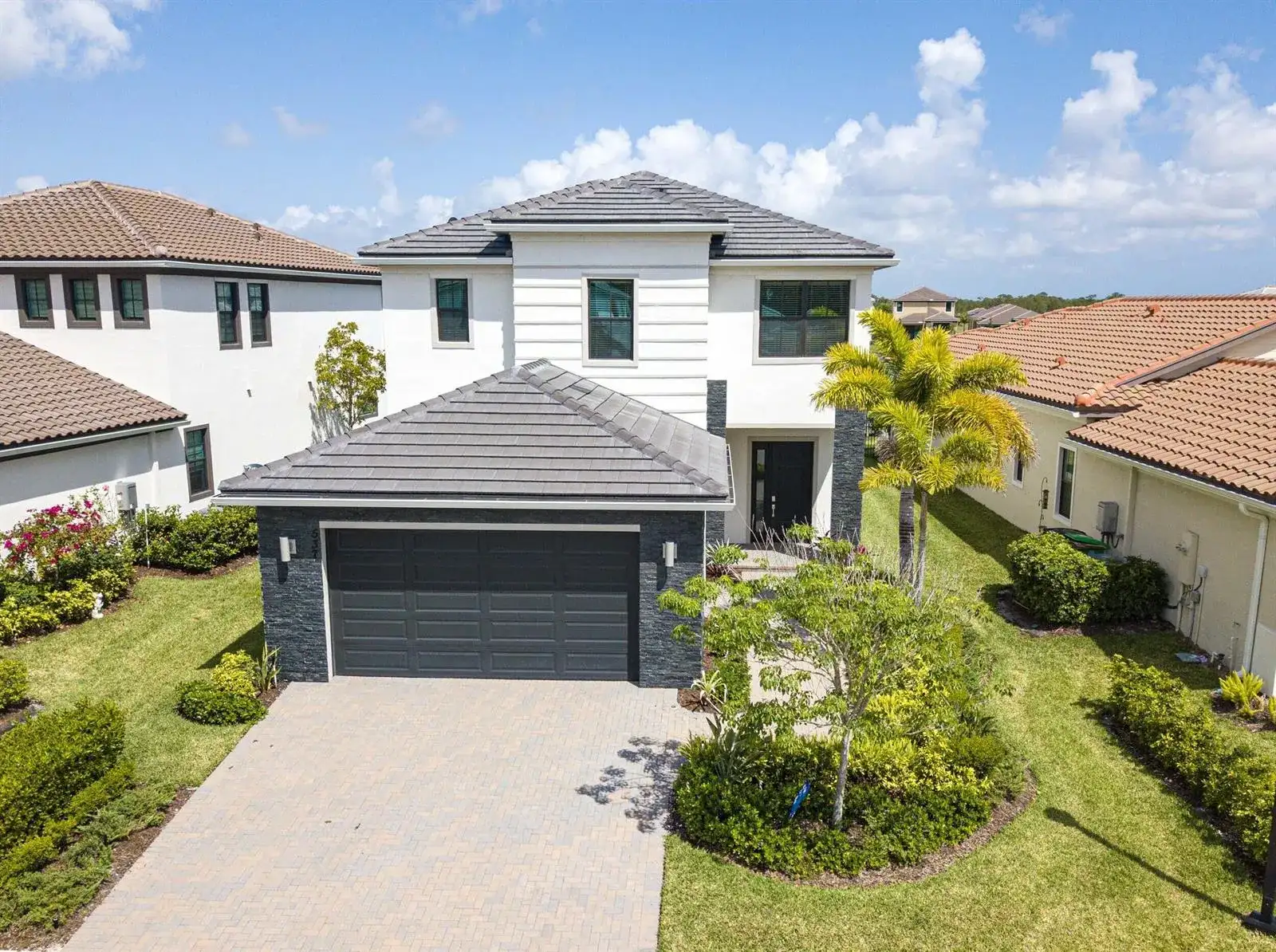 537 SE Fascino Circle, Port St. Lucie FL 34984 photo 2