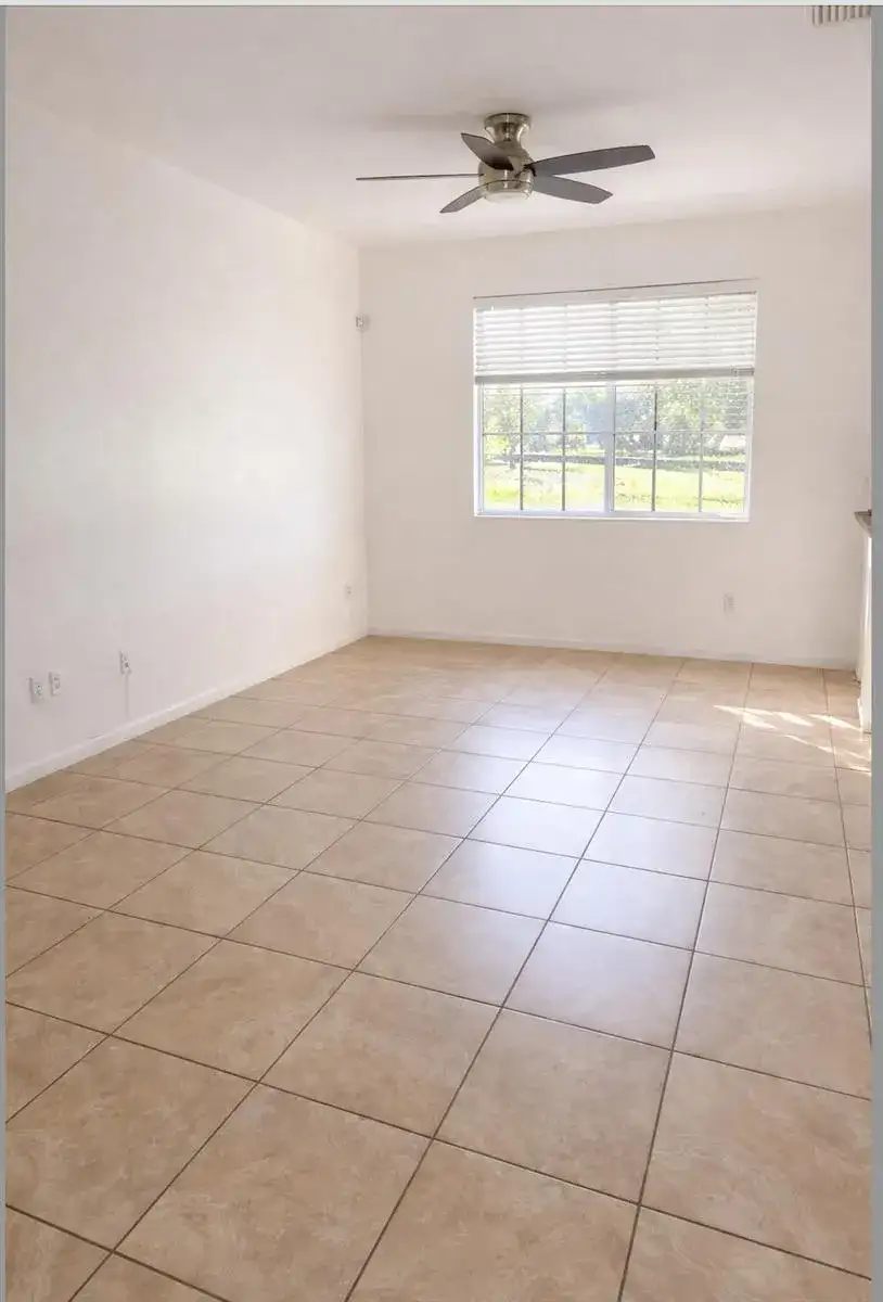 1219 Lucaya Drive, Riviera Beach FL 33404 photo 4