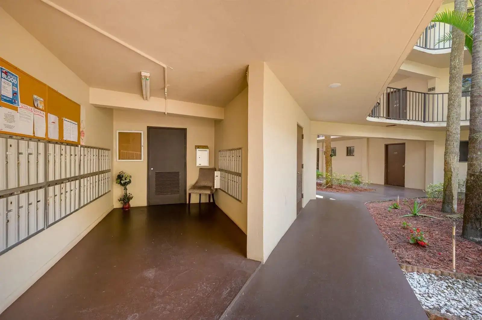 5220 Las Verdes Circle # 108, Delray Beach FL 33484 photo 3