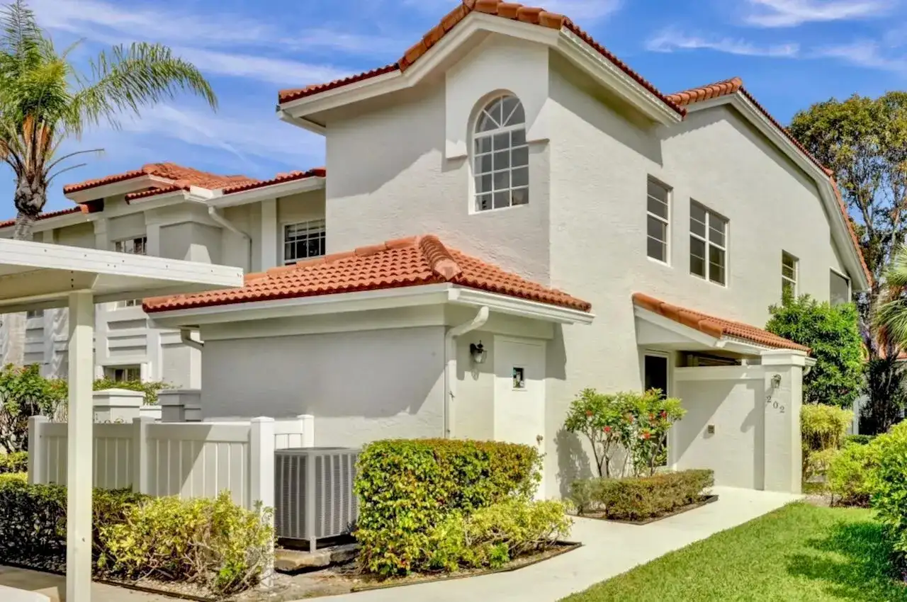 7669 Springwater Place # 202, Boynton Beach FL 33437 photo 2