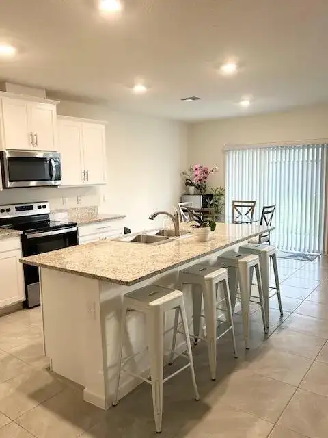 3526 SE Aberdeen Dr Drive SE, Palm Bay FL 32909 photo 2