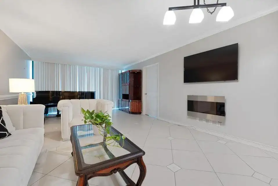 2400 Presidential Way # 1206, West Palm Beach FL 33401 photo 2