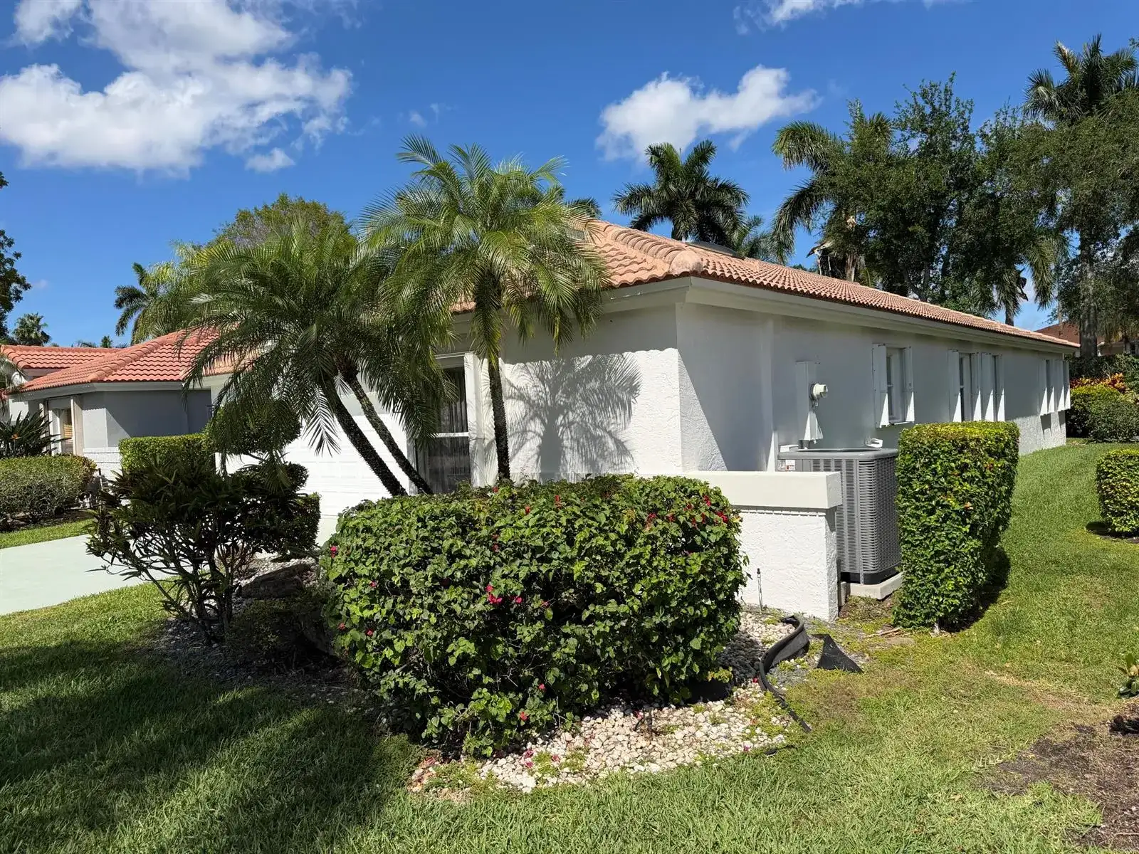 9706 Harbour Lake Circle, Boynton Beach FL 33437 photo 2
