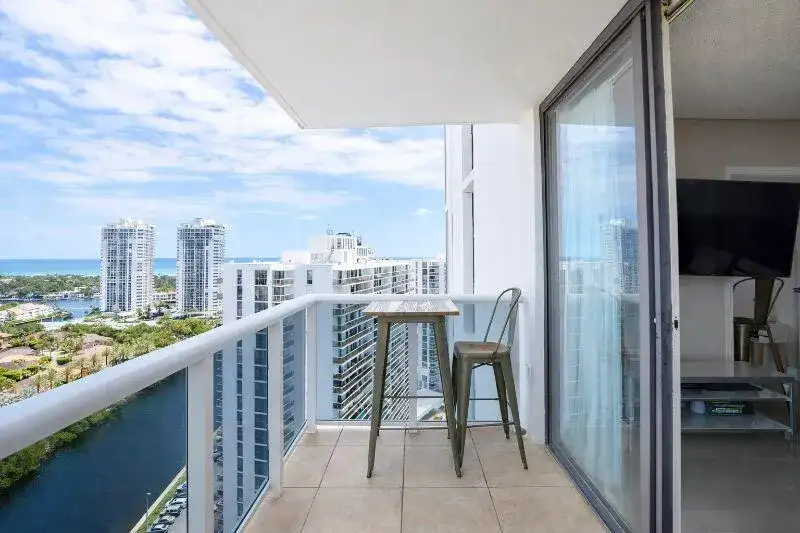 3675 N Country Club Drive # 2401, Aventura FL 33180 photo 4