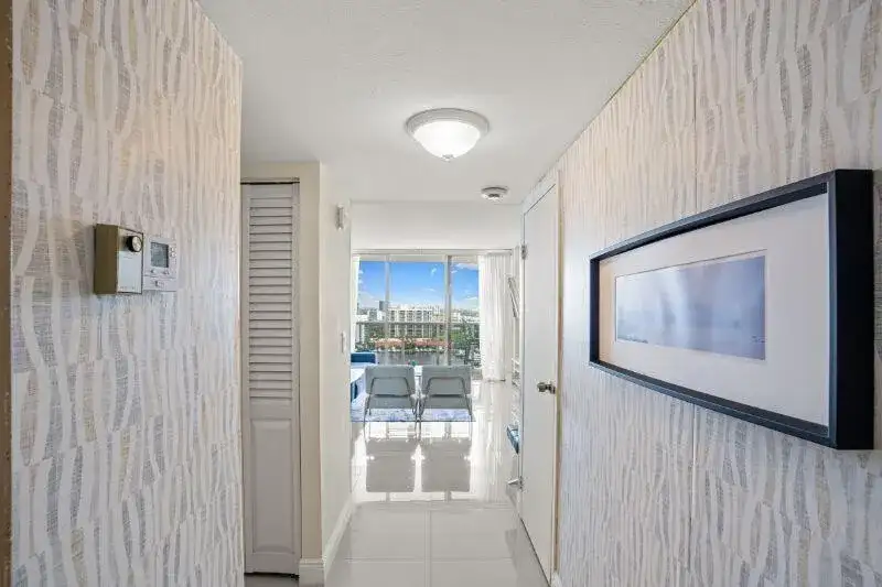 3675 N Country Club Drive # 2401, Aventura FL 33180 photo 5